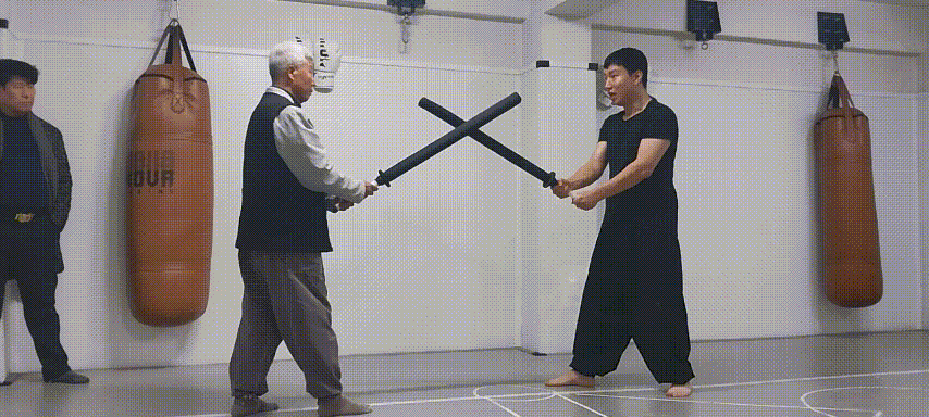 향좌방적향전격적20250209_190839.mp4_20250210_235956.gif
