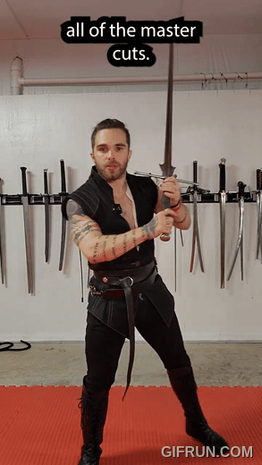 Footwork_For_POWER_Offline_Footwork_in_Swordsmanship (1).gif