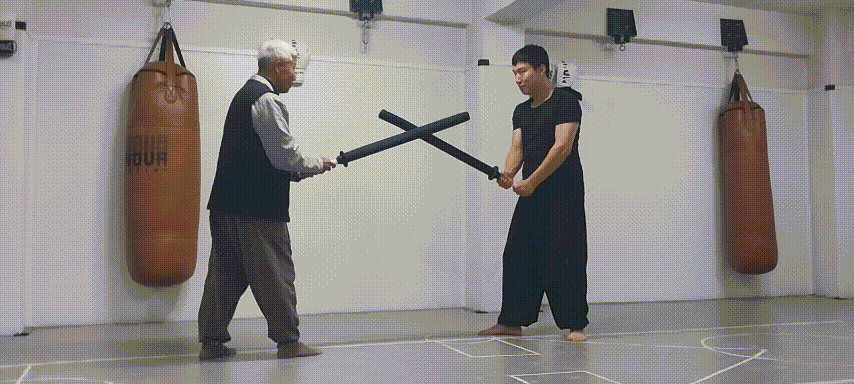 허리치기b20250209_190839.mp4_20250211_000927.gif