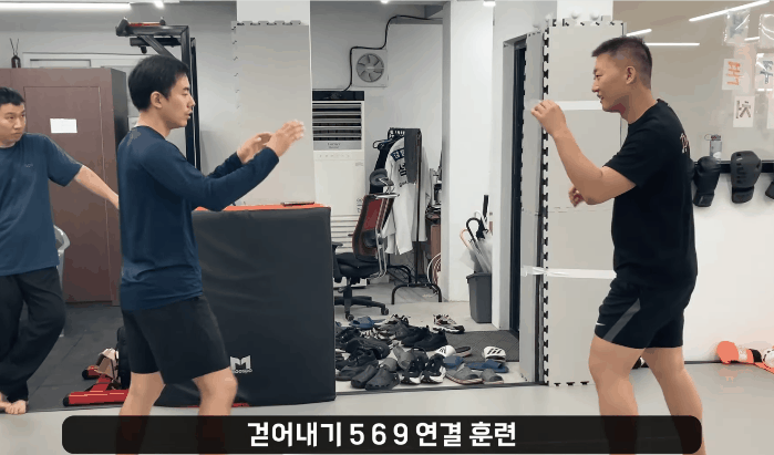 92ee530565588cd8fc1e915b8c537b58e2861495c5a003067ea8c943b78db99a.gif